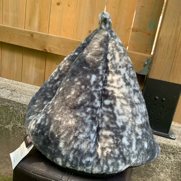 Cat plush teepee cat bed - Picture 3 of 3